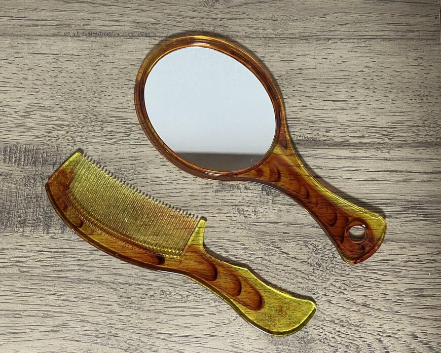 ダイソー、ミラーコームセット