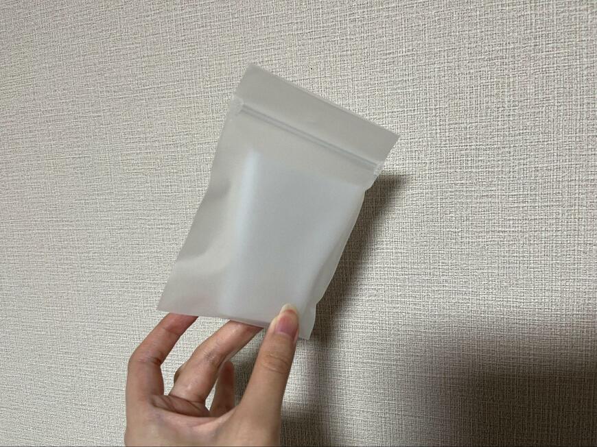 セリア、携帯便利 薄型シリコーンコップ ケース付画像