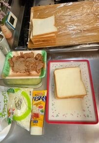 【サンドイッチ弁当】具材のみそカツ＆玉子が食欲そそる！たっぷり入ったおかずたちにも注目