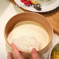 【まんまる弁当】真ん中に〈ハンバーグ〉がどどん！盛り付けもおしゃれな「旦那弁当」に反響続々