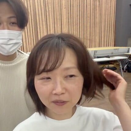 【お悩み解消】ハネに悩む女性がショートボブに！可愛らしいサイドバングに「すごい！若返ってる」と反響