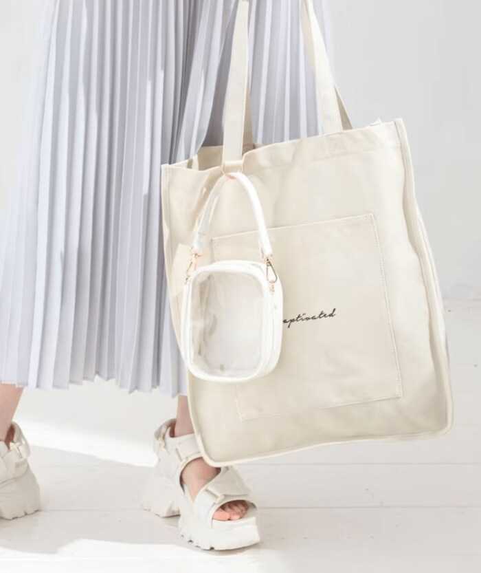 ジャンボうちわやＰＣもすっぽり入る大きめサイズ