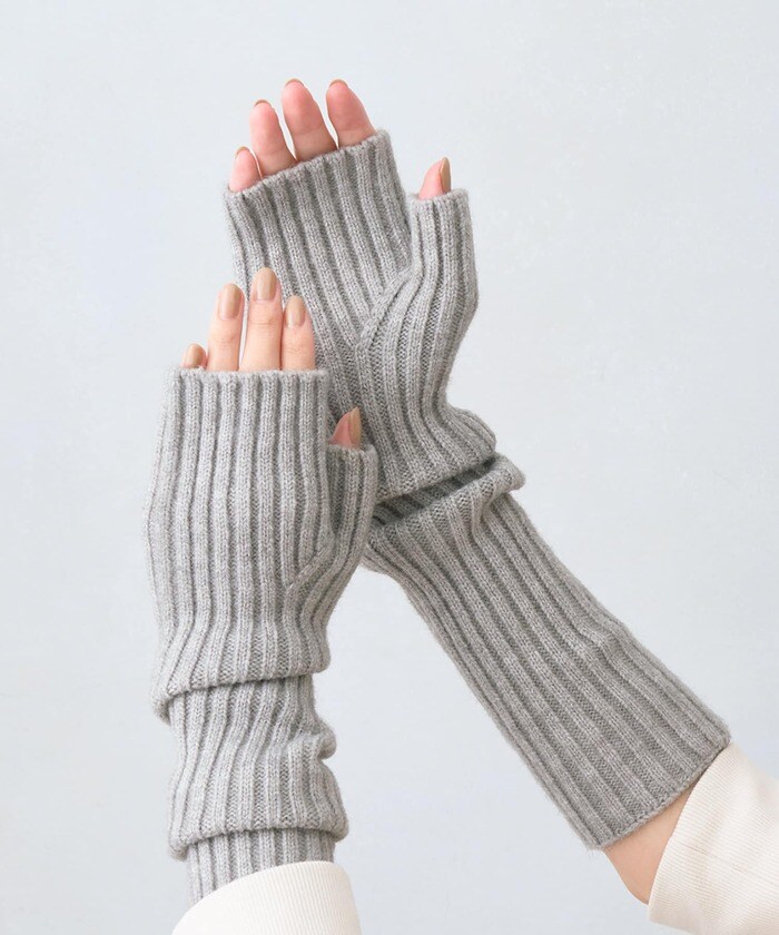 指部分が開いているため、着用したままスマホの操作が可能