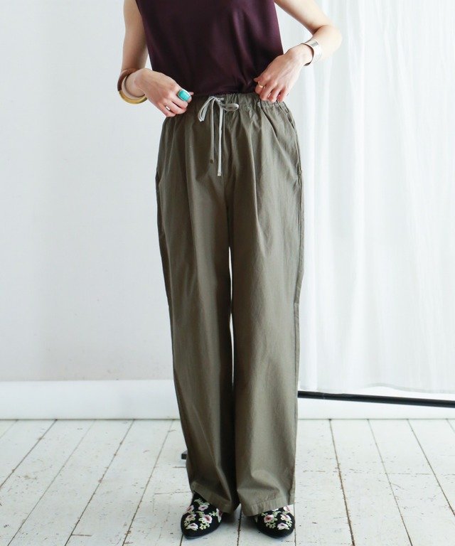 FIL DE FER - コットンツイル製品染め イージータックパンツ ¥12,960（税込）