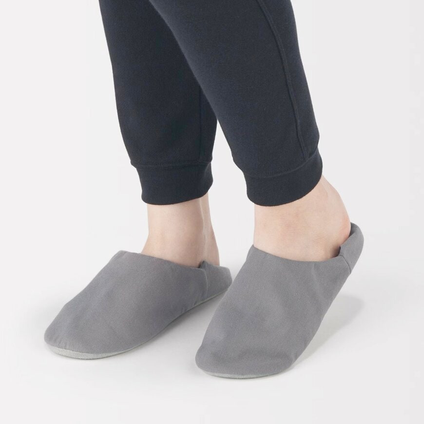 出所：無印良品公式　残反を使った　バブーシュ