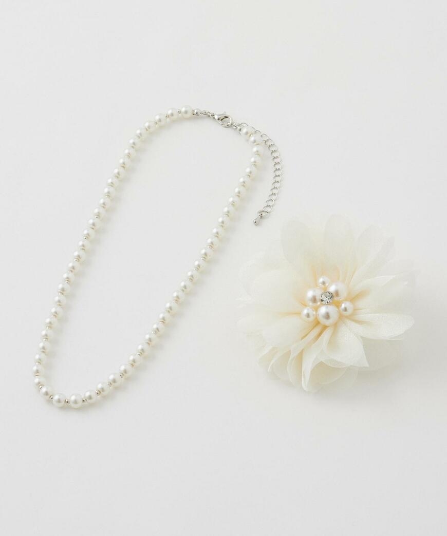 出所：ハニーズ公式オンラインストア コサージュ＆ネックレス