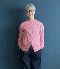 【70代マダム】が着る「ピンクコーデ」が可愛い！ブラウスでつくる「大人可愛い秋コーデ」に絶賛の声が続出
