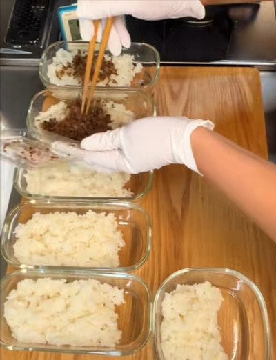 【主婦のやる気弁当】今日は25％でもこの仕上がり…！おかずがぎっしり詰まった〈海苔弁〉が話題