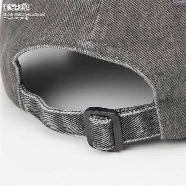 後ろ側のバックルで自分好みのフィット感に微調整が可能