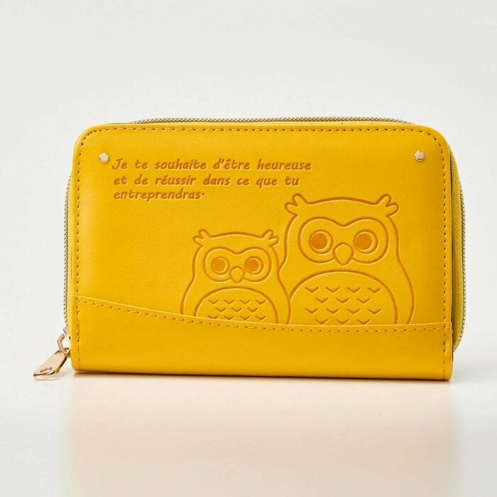 言わずと知れた金運アップの代表カラー