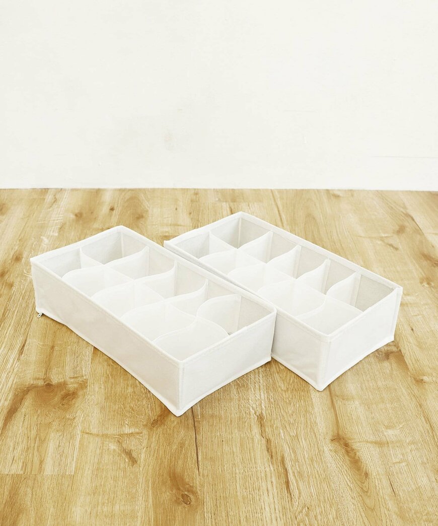 出所：3COINS　不織布10仕切り収納2個セット