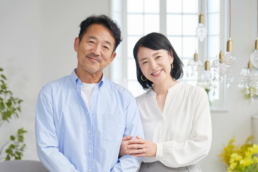 【70歳代ふたり以上世帯】みんなはどれくらい「貯蓄」している？「老後、年金だけで生活費をやりくりしている世帯」はどれくらいいるのか