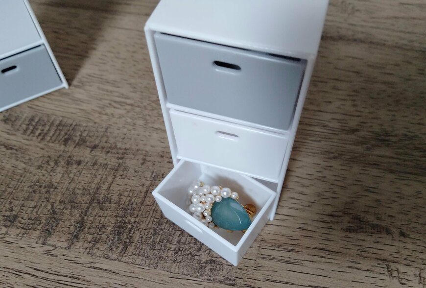 筆者撮影（セリア、ミニチュア 3段カラーボックス）