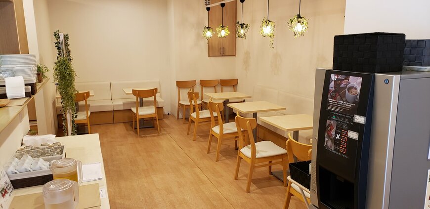 グリーンカレー店の店内