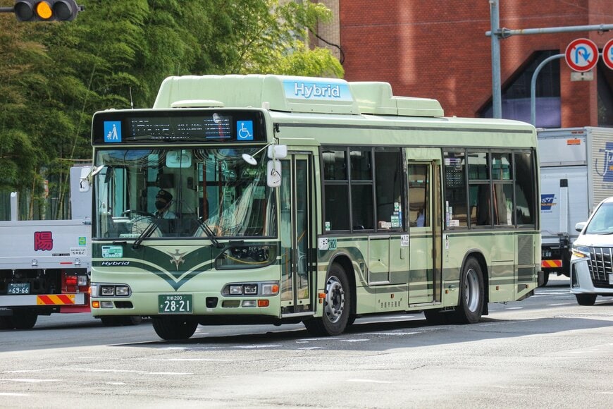 観光特急バスで混雑緩和を目指す