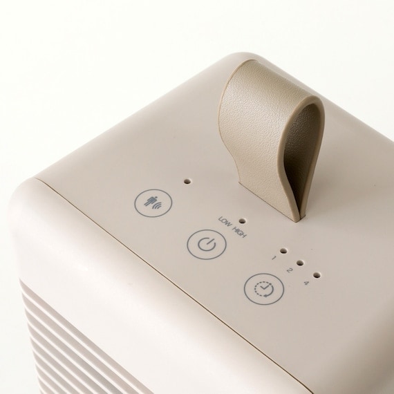 出所:ニトリ公式 人感ミニセラミックファンヒーター(KH08WH)