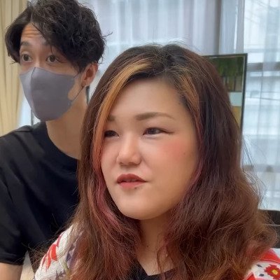誕生日にイメチェンしたい女性が「お任せカット」でロングから軽やかなショートにスタイルチェンジ