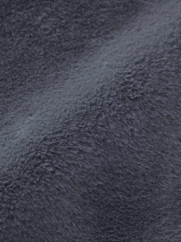 毛足が長くボリュームたっぷりの生地