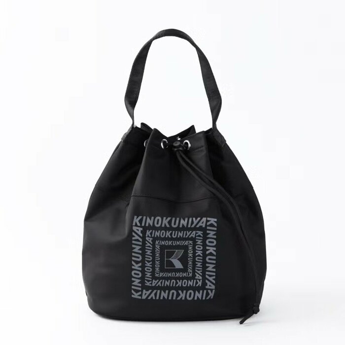 どんなコーディネートにも自然に馴染む洗練された3色