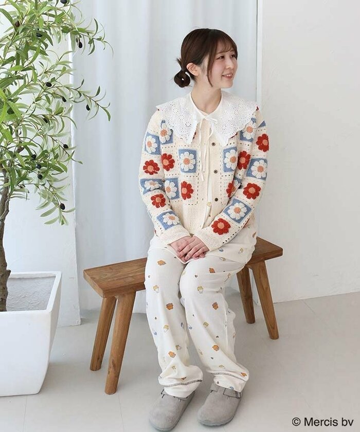 ウエストフリーのパンツはサイズ調整ができる紐付きゴム仕様