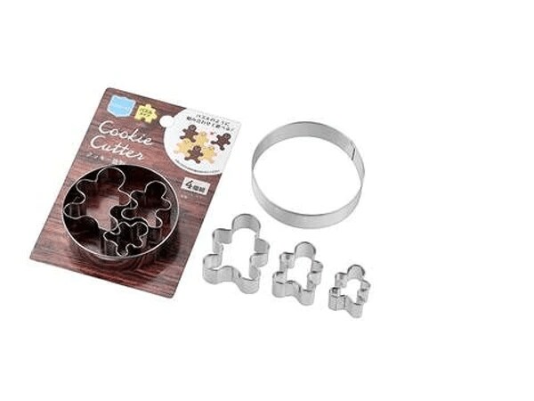アレンジしやすい形がうれしい！サイズの違う4個の型セットで110円（税込）／出所：ダイソー公式　クッキー抜型ジンジャーマン パズル