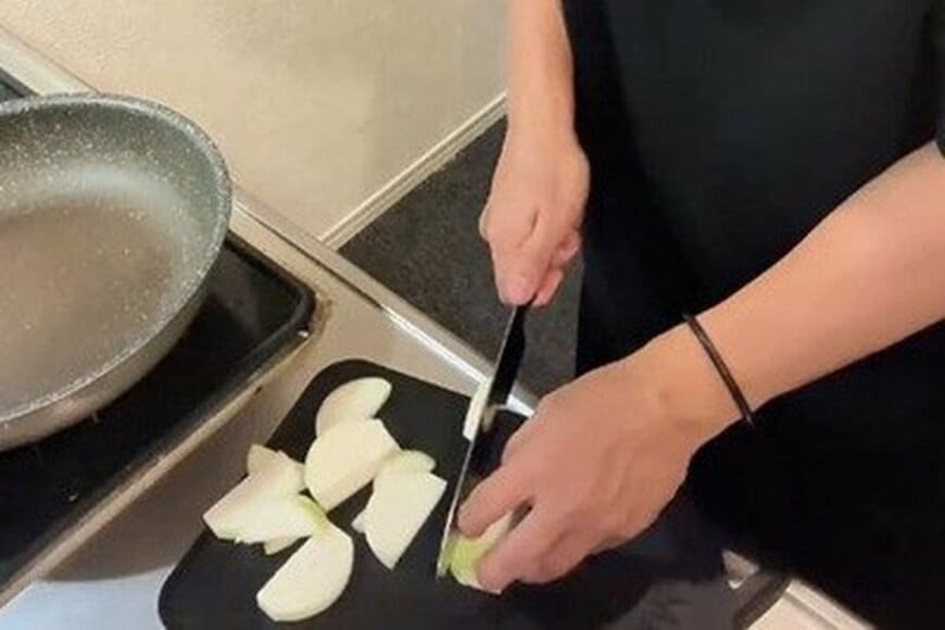 【こういうのがいちばん美味い】シングル父が「高校生の息子に作る」ボリューム満点の愛情弁当に「男の子はこういうの大好きでしょ」