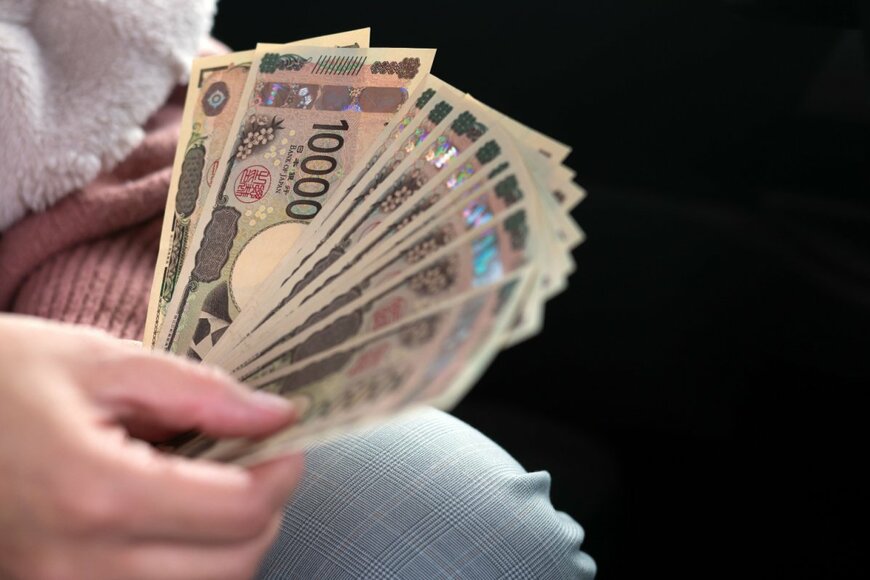 【申請しないと0円】年金に上乗せも！60歳・65歳以上のシニアがもらえる「5つの給付金」とは？初夏にうれしい！「エアコン補助金」など自治体独自の取り組みも