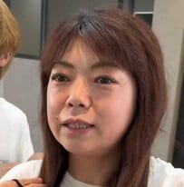 「切っちゃうと広がっちゃうから」根元の縮毛矯正に悩んでいた女性が、今の癖を生かした"パーマ風"ショートにスタイルチェンジ