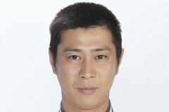 パンサー尾形 観葉植物まみれの自宅リビング＆中庭が素敵！「モンステラ」や「オリーブ」が並ぶ…妻・あいさんが紹介