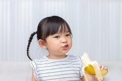 12月の児童手当はいくら？子どもの人数と年齢別に10月・11月分を早見表で見る。冬のボーナスから引かれる子ども・子育て支援金は
