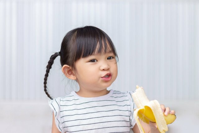 12月の児童手当はいくら？子どもの人数と年齢別に10月・11月分を早見表で見る。冬のボーナスから引かれる子ども・子育て支援金は