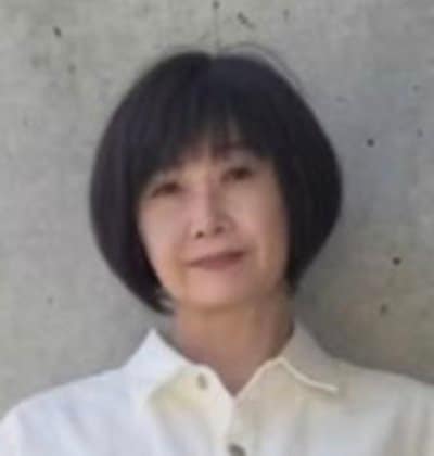 【60歳マダム】ユニクロのデニムジャケット＆ジーンズで〈セットアップ風ホワイトコーデ〉清潔感あふれる爽やかな大人コーデに