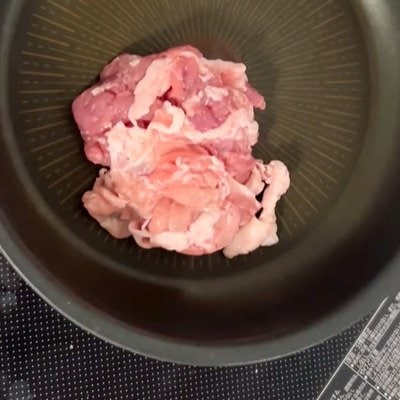 「不器用なOL」が作る楽ちんな【豚キムチ弁当】ボリュームもあって食欲をそそるお弁当に「真似したい」などコメント多数