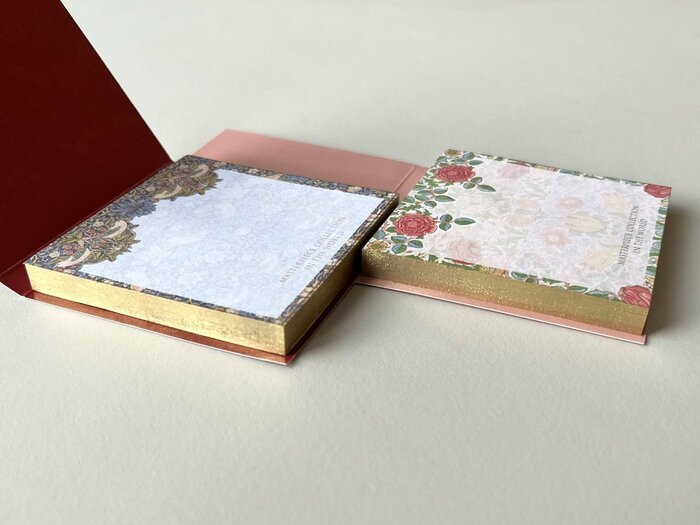 縁にゴールドの加工