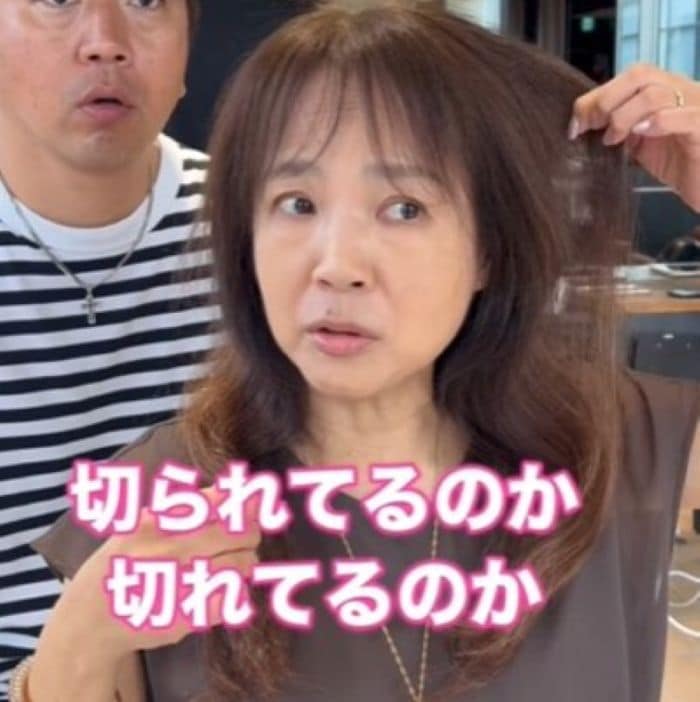 髪の長さにバラつきがあると悩む女性　プロの手で劇的イメチェンした姿が話題