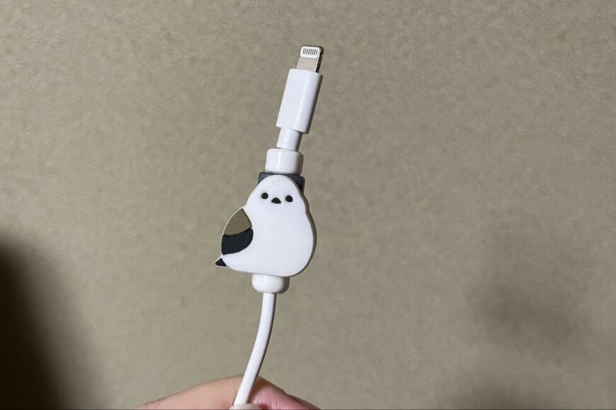 筆者撮影（セリア、スマホケーブルカバー シマエナガ）