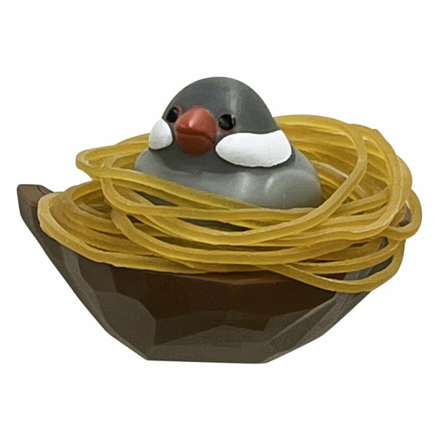 出所：ヴィレッジヴァンガード『輪ゴムを収納すると巣ができていく！？【トリの巣輪ゴムホルダー】』