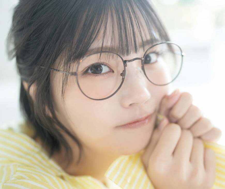 出所：株式会社 秋田書店4月30日発売「『グラビアチャンピオン』VOL.8表紙＆巻頭グラビアは乃木坂46中西アルノちゃん！裏表紙＆巻末特集は乃木坂46小川彩ちゃん! 収録カットを一部公開‼」