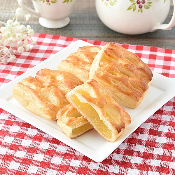 ファミリーマートの新商品:国産角切りりんごのデニッシュ4個入