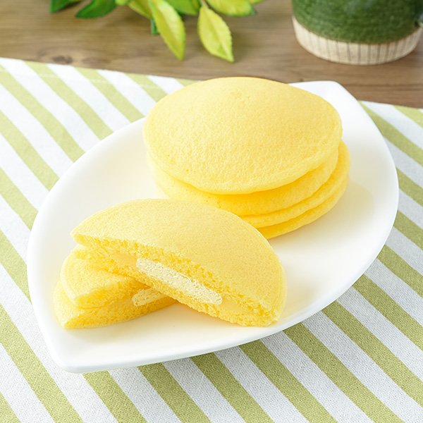 ファミリーマートの新商品:バナナパンケーキ2個入