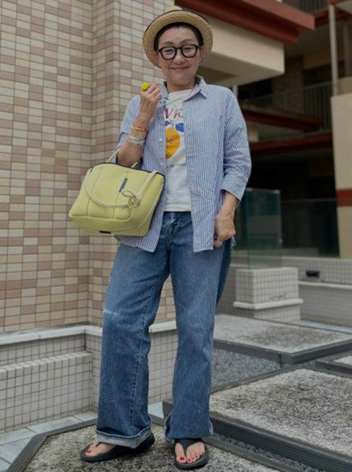 【64歳マダム】H&Mの〈フルーツ柄Tシャツ〉を爽やかに着こなす!軽やかなスタイルに「素敵なコーデですね!」の声 注目のInstagramer ...