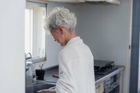 70歳代の「生活資金源ランキング」年金の次は何？厚生年金の平均は月額で14万円台に