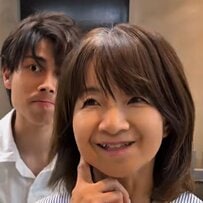 「自分の癖が悪い…？」髪の膨らみに悩む女性がカットで大変身した姿が素敵