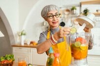 【ひとり暮らしの老後】65歳以上単身無職世帯《ひと月あたりの生活費》平均でいくら？