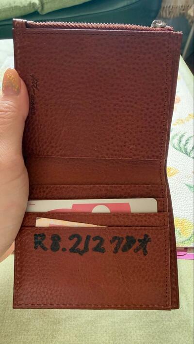 日付が記載されたソメスサドルの財布