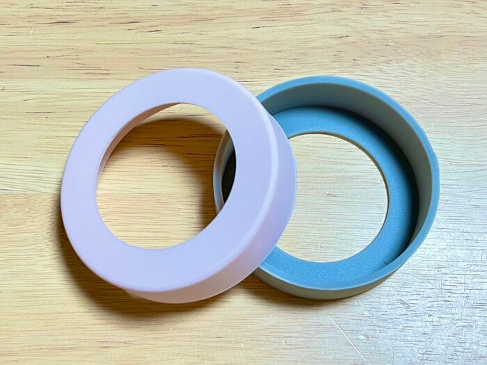 「水筒の底カバー」の材質は、シリコーンゴム