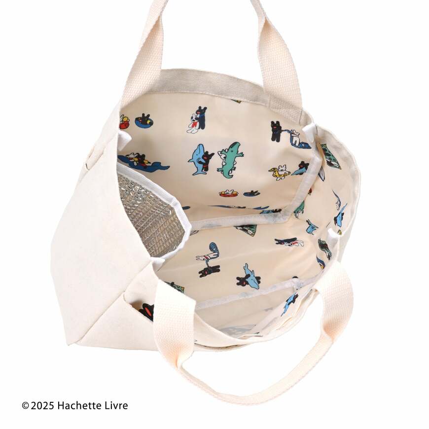 出所：カフェ・ド・クリエ　リサとガスパール×カフェ・ド・クリエ 2025サマーバッグ　(C)2025 Hachette Livre