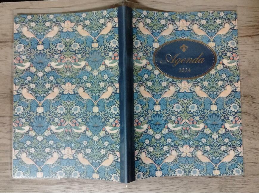 筆者撮影（セリア、B6ダイアリー マスターピースコレクション/WM 日曜始まり）