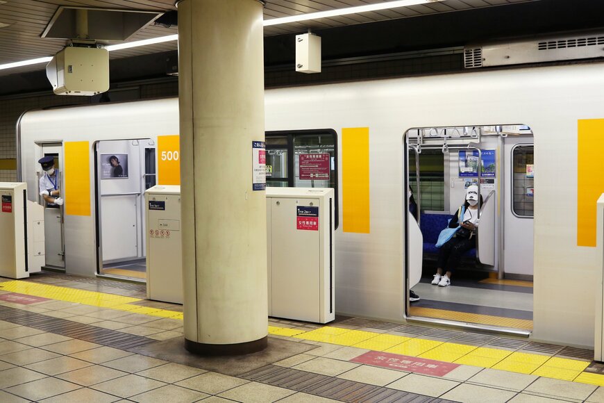 【2023年最新版】東京メトロ有楽町線の最混雑区間＆混雑率は？駅別乗降客数の前年比もチェック