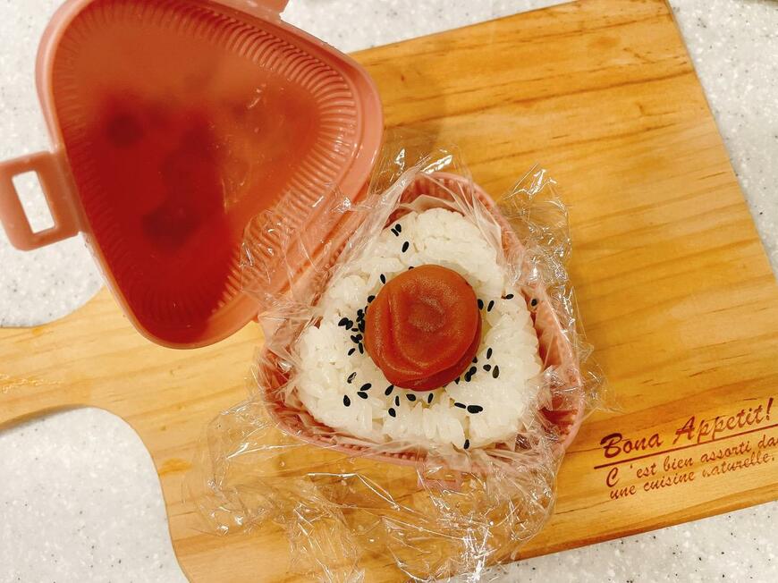 ダイソーの「ふっくらおにぎりケース」